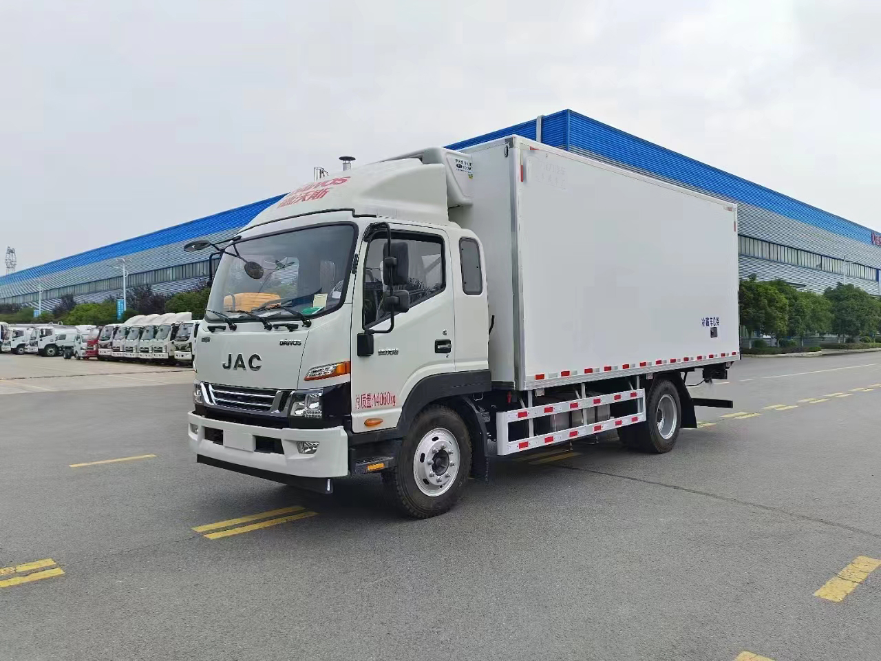 江淮德沃斯V8國(guó)六冷藏車