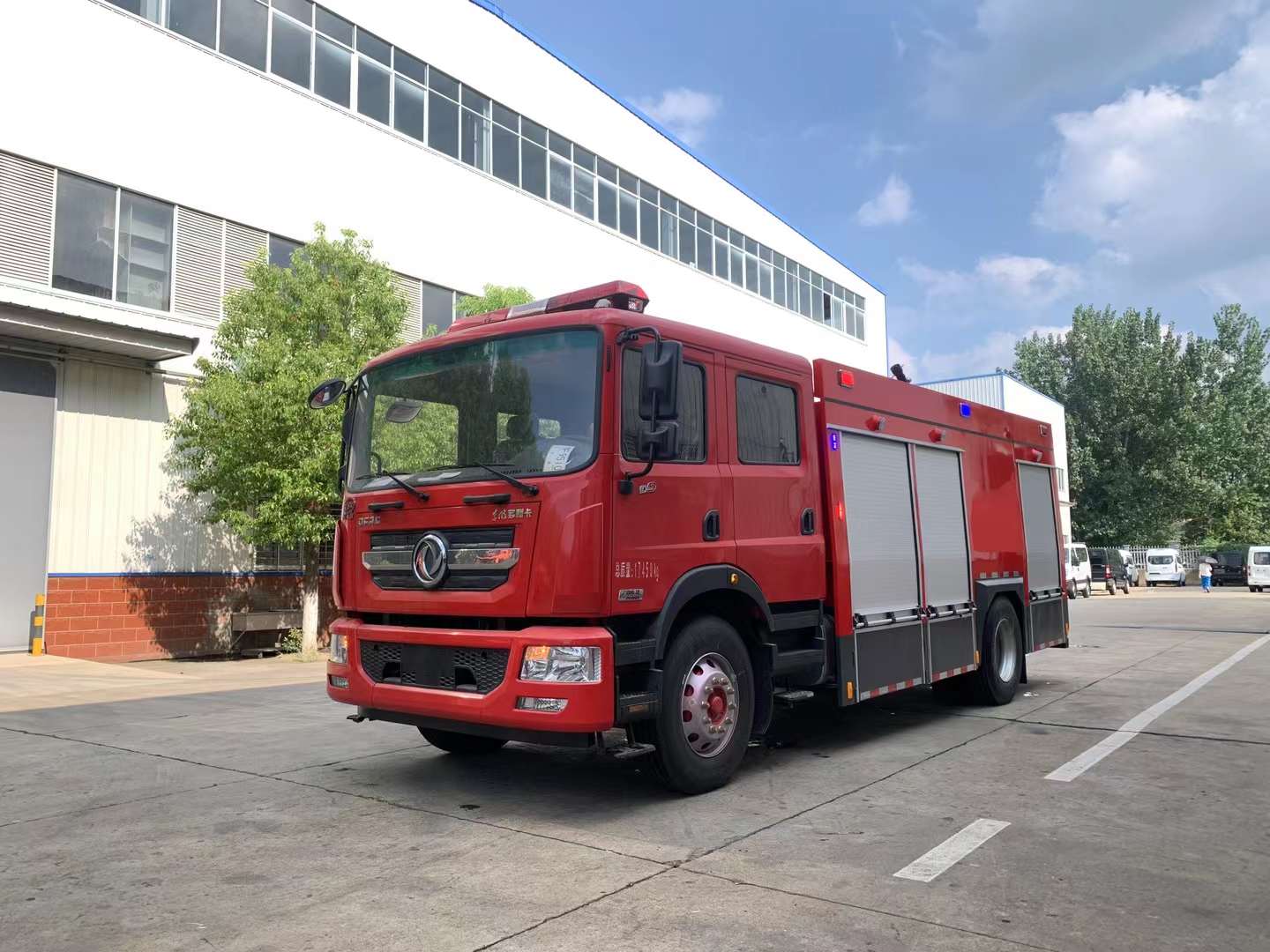 東風D9國六雙排8噸消防車