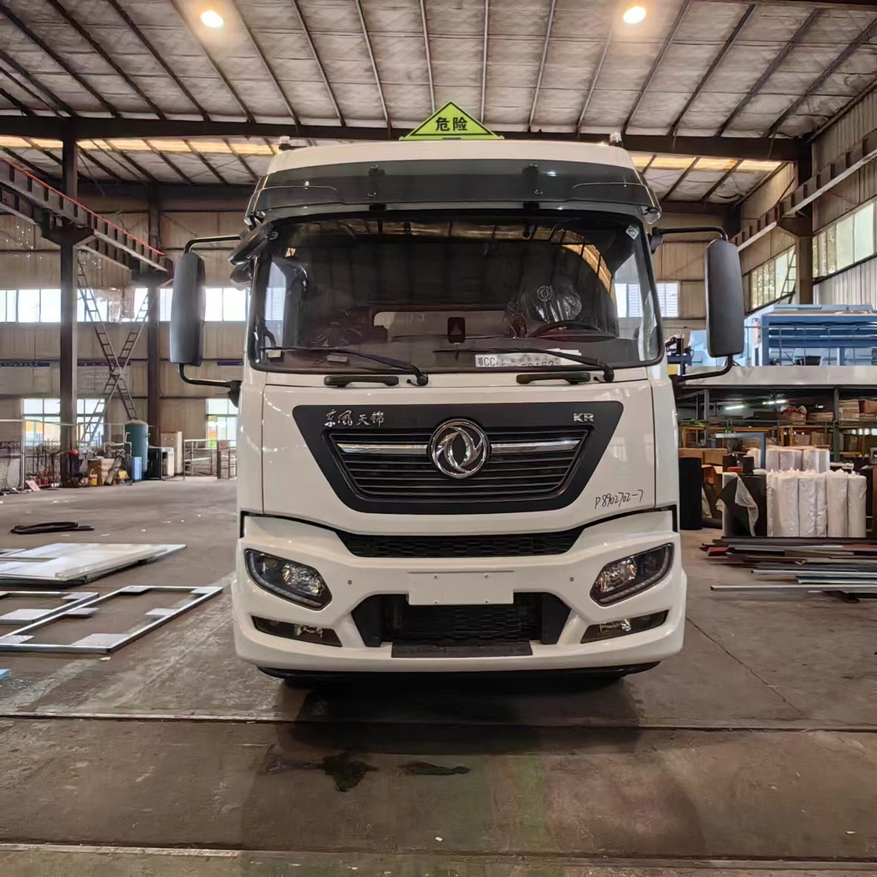 東風天錦KR國六高頂雙臥危險品車