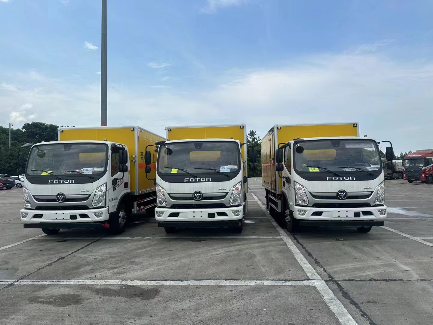 湖南李總批量訂購3臺福田黃牌奧鈴爆破車