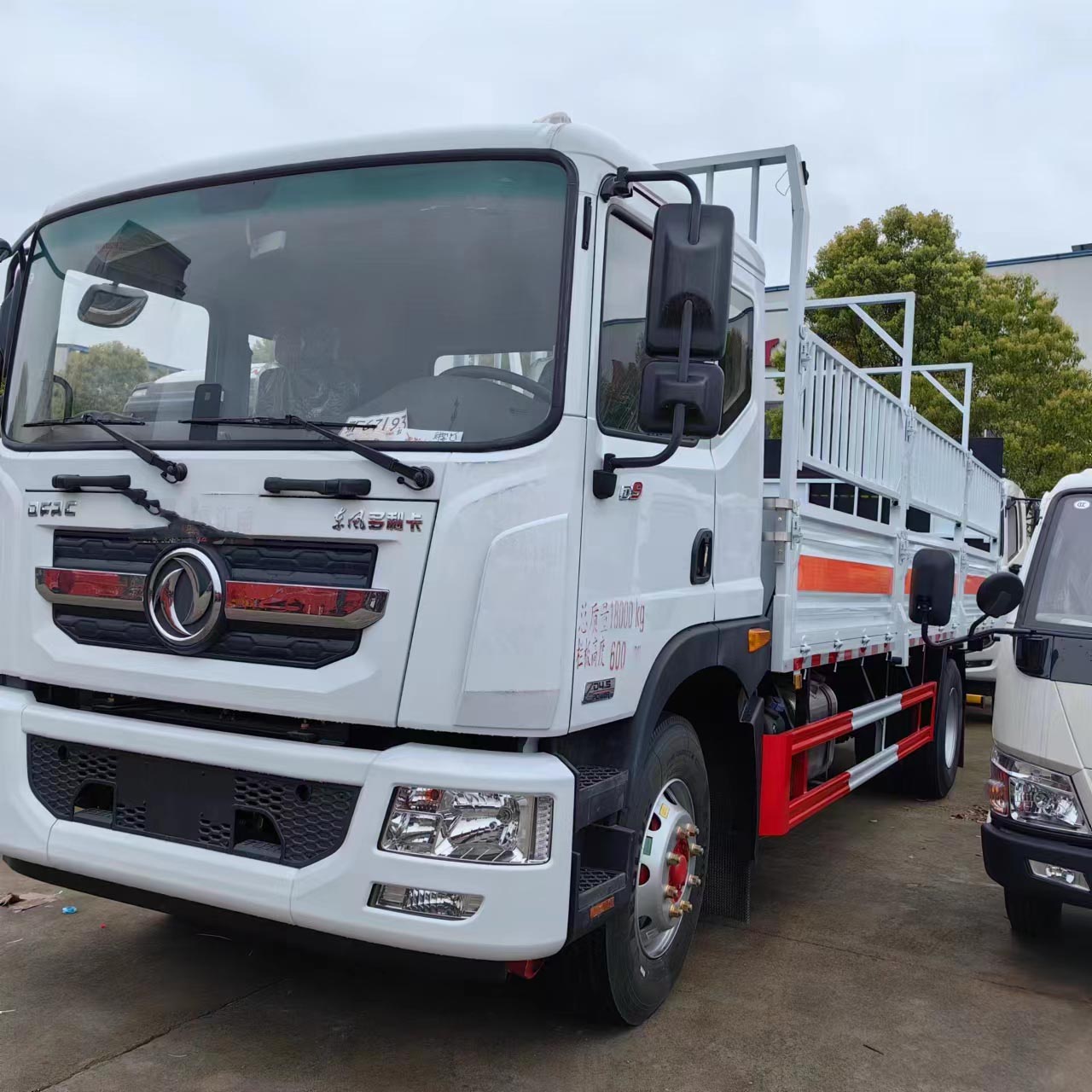 6米8東風D9國六氣瓶車