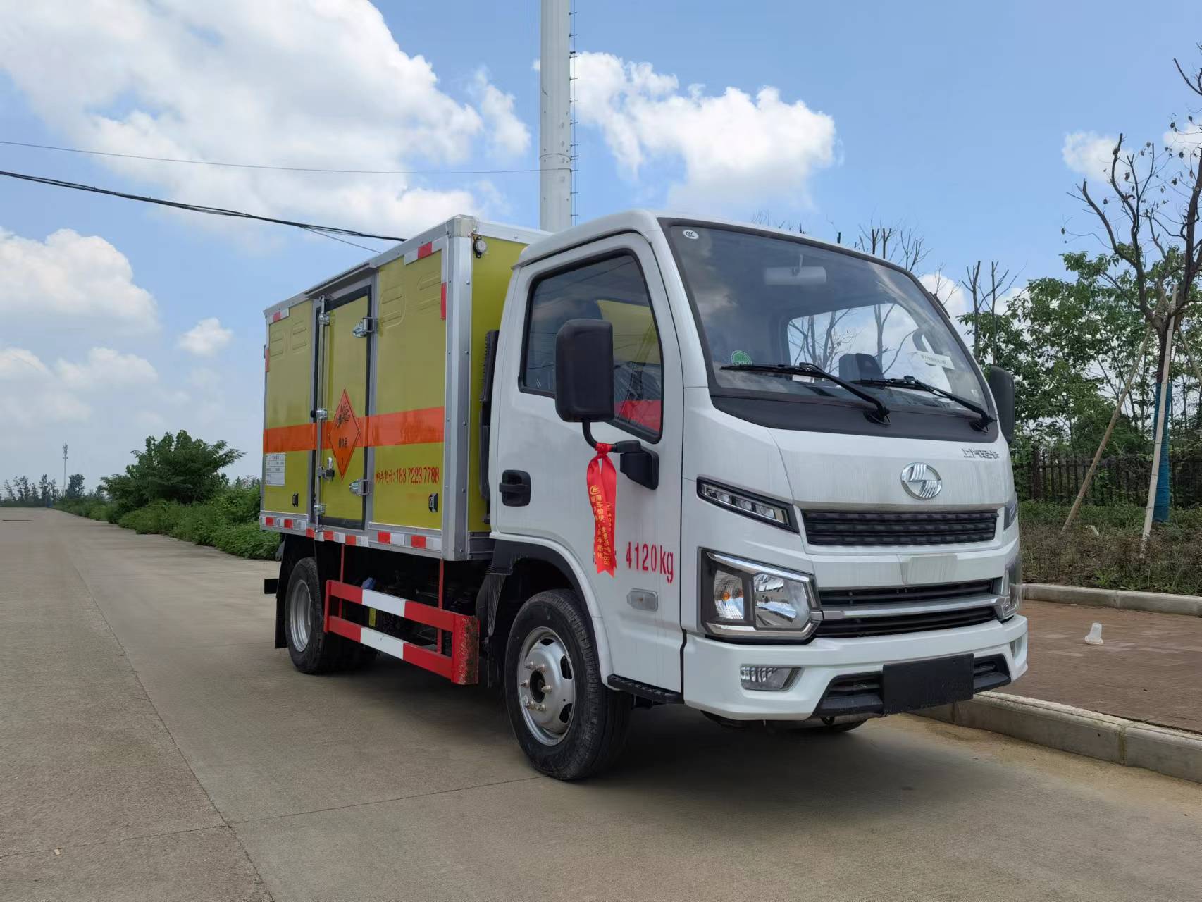 躍進(jìn)S80穿梭礦洞專用炸薬車