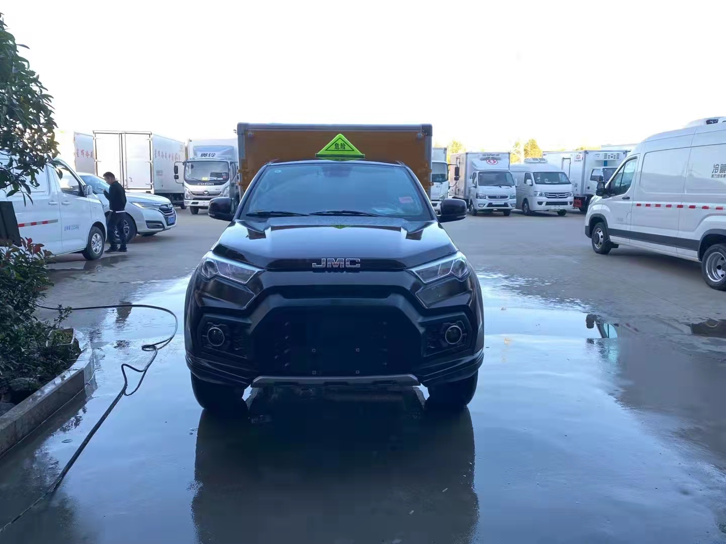 江鈴四驅皮卡國六炸藥車可銷售廠家