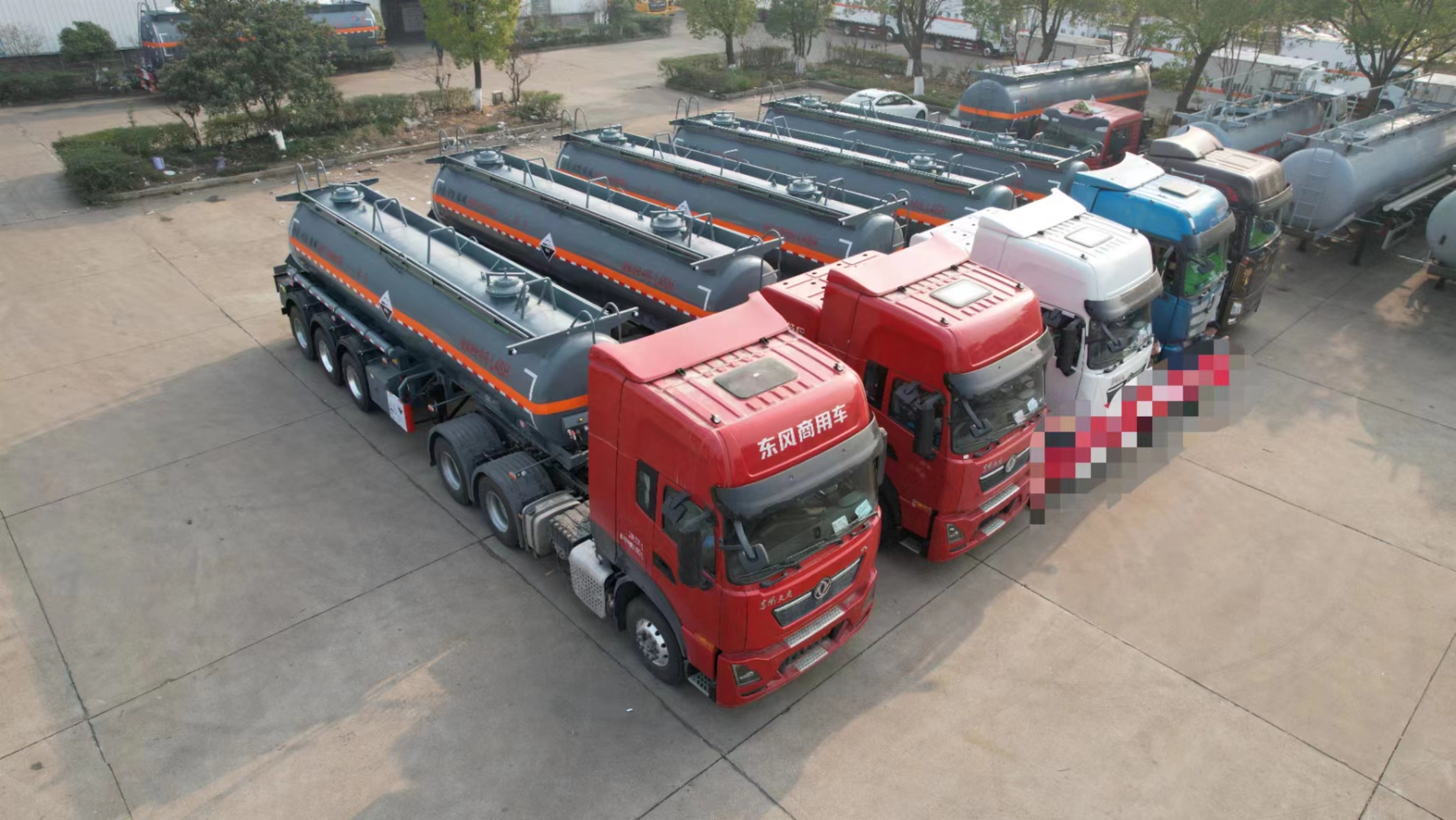 江蘇李總批量定制腐蝕品半掛車