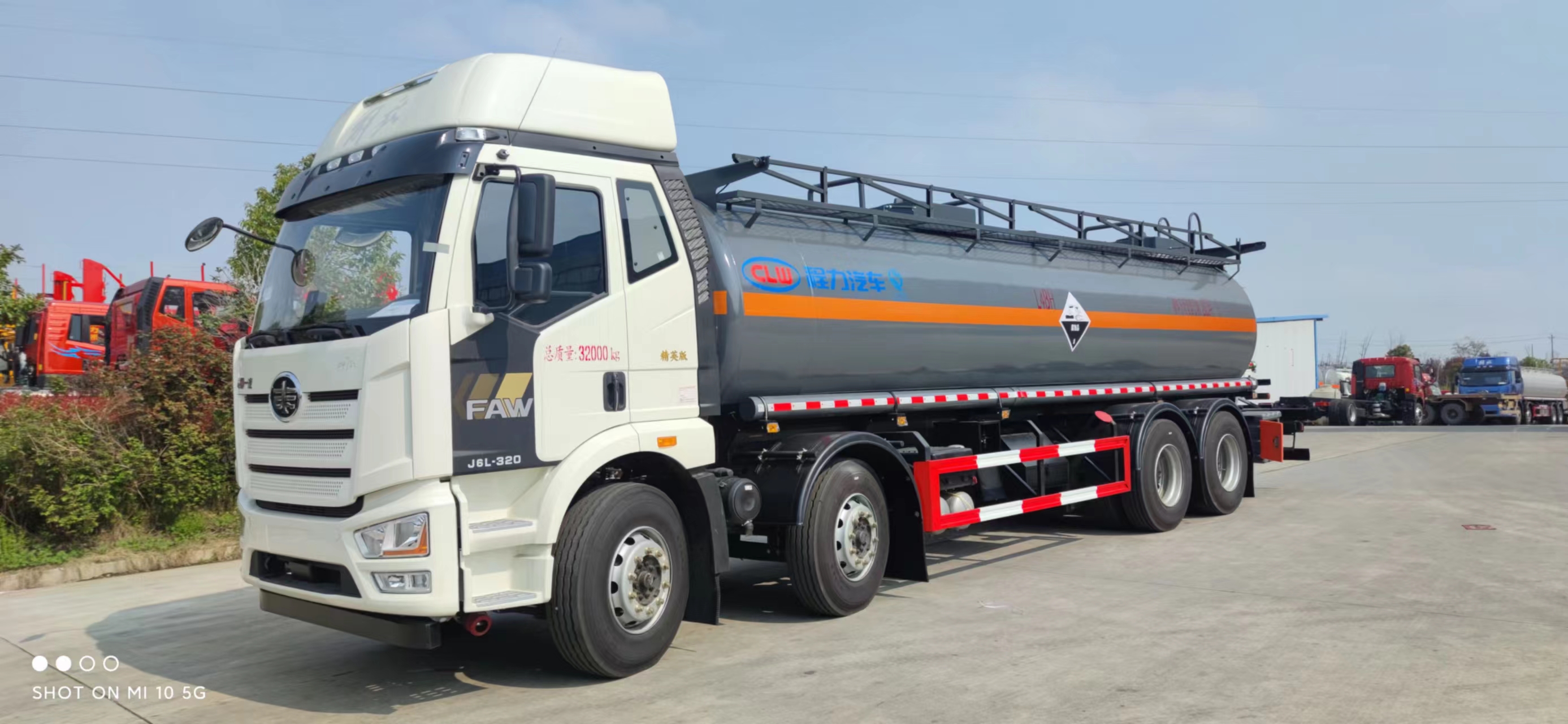 解放前四后八國六腐蝕品罐式運輸車