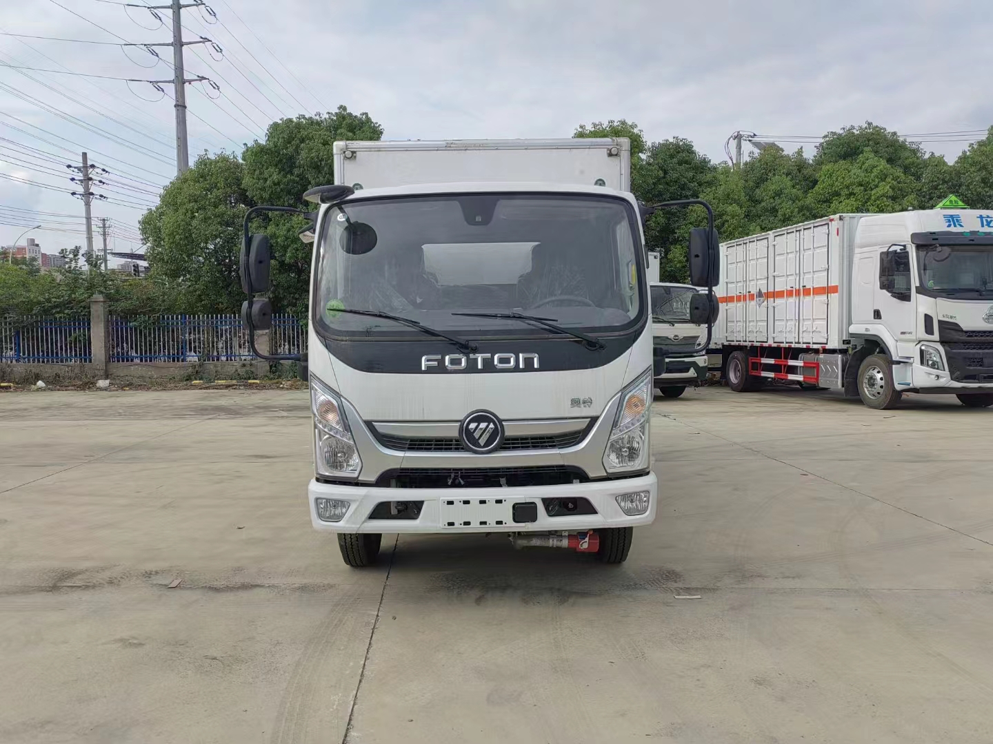 福田奧鈴藍牌4.2米國六危險品廂式車