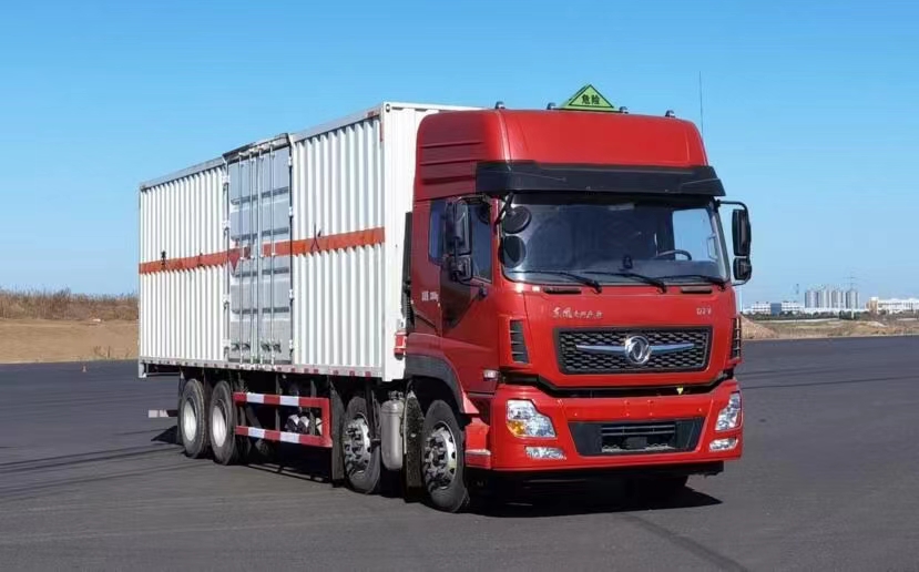 前四后八最便宜一款車型東風(fēng)D7V國六前四后八危險(xiǎn)品車