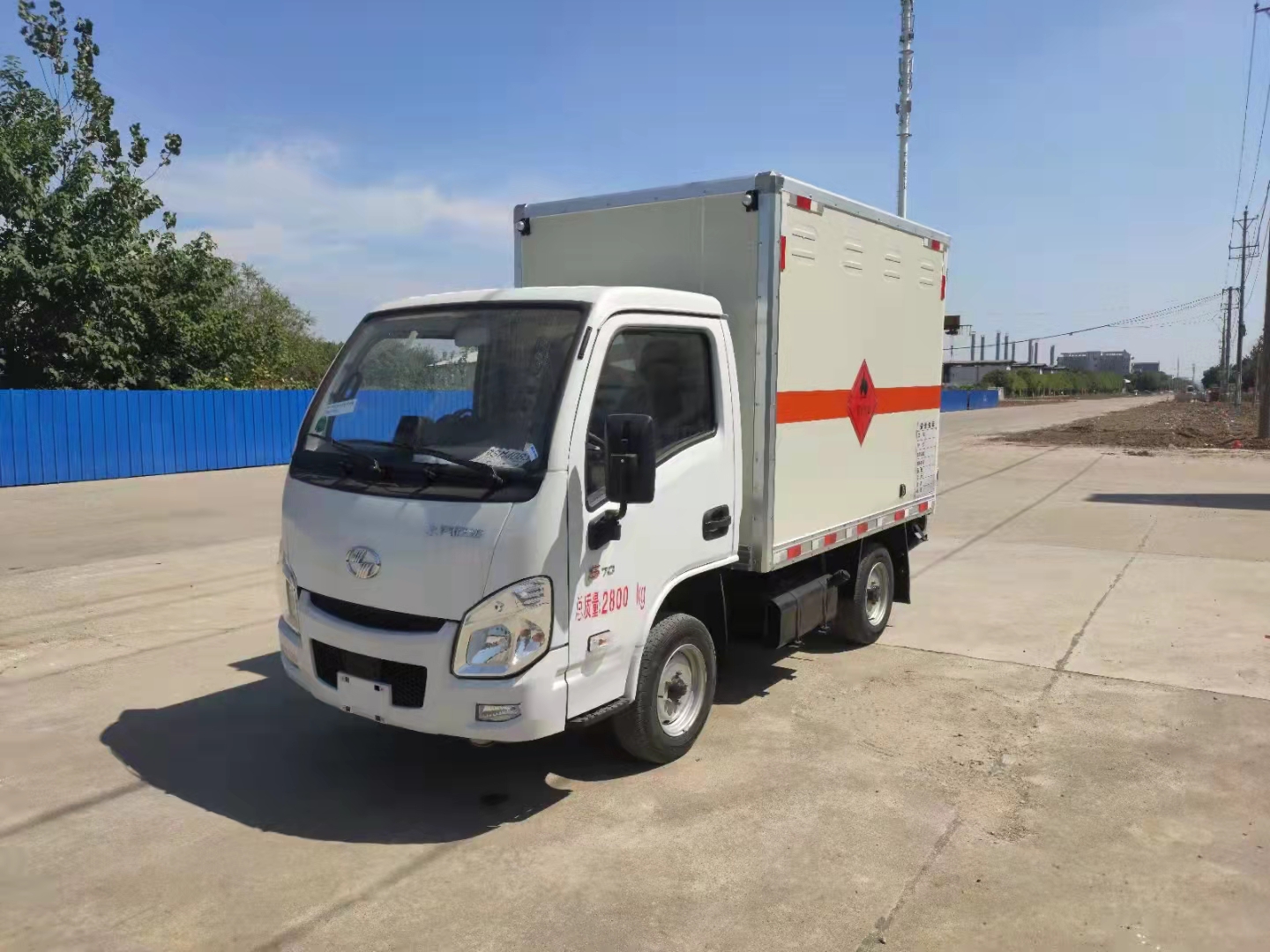 行業(yè)內(nèi)便宜的小型危險(xiǎn)廂式車--躍進(jìn)國六單輪危化車