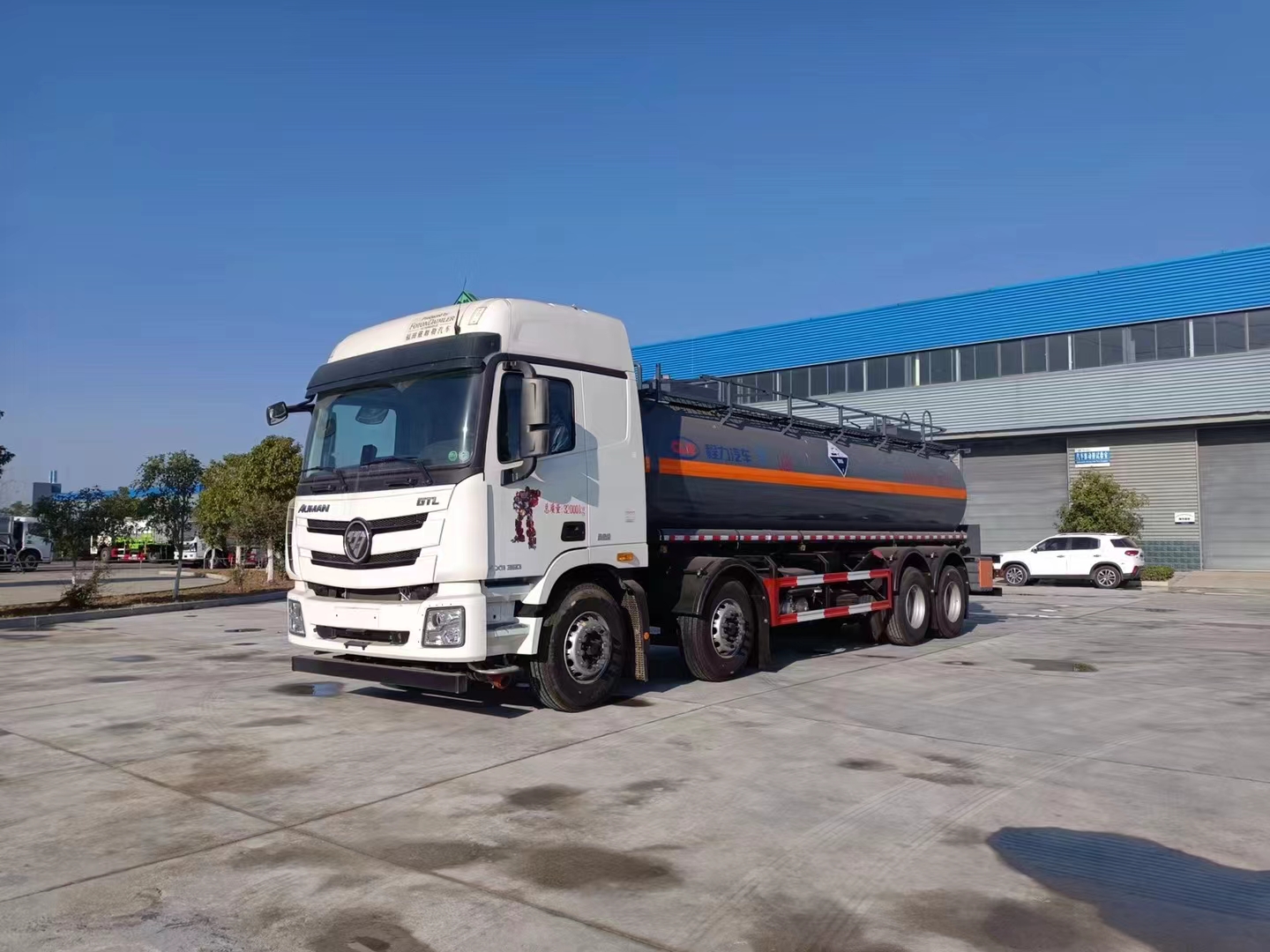 性價(jià)比高車型推薦——?dú)W曼前四后八國六化工車