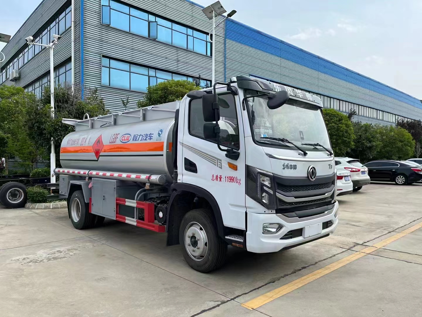 東風(fēng)華神T3國六油罐車