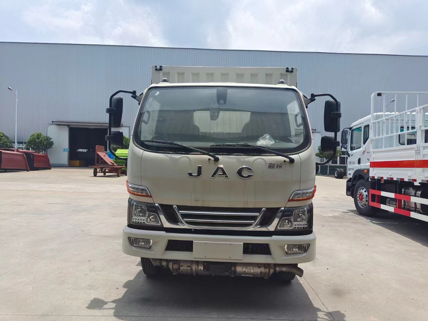 經(jīng)典車型推薦——江淮國六藍(lán)牌雜項(xiàng)危險(xiǎn)物品廂式運(yùn)輸車