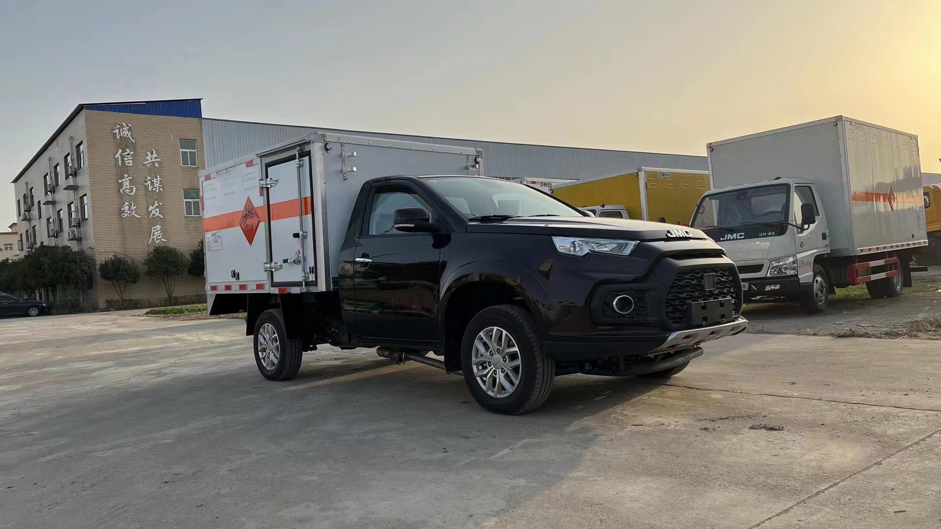 江鈴域虎國六新規(guī)帶隔倉皮卡民爆車