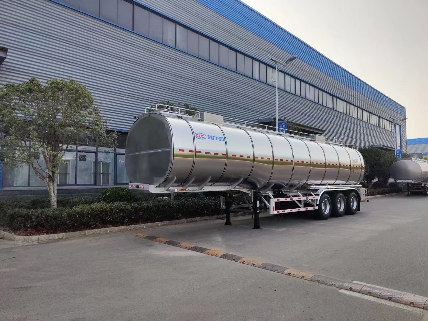 46方鋁合金普通液體運輸半掛車