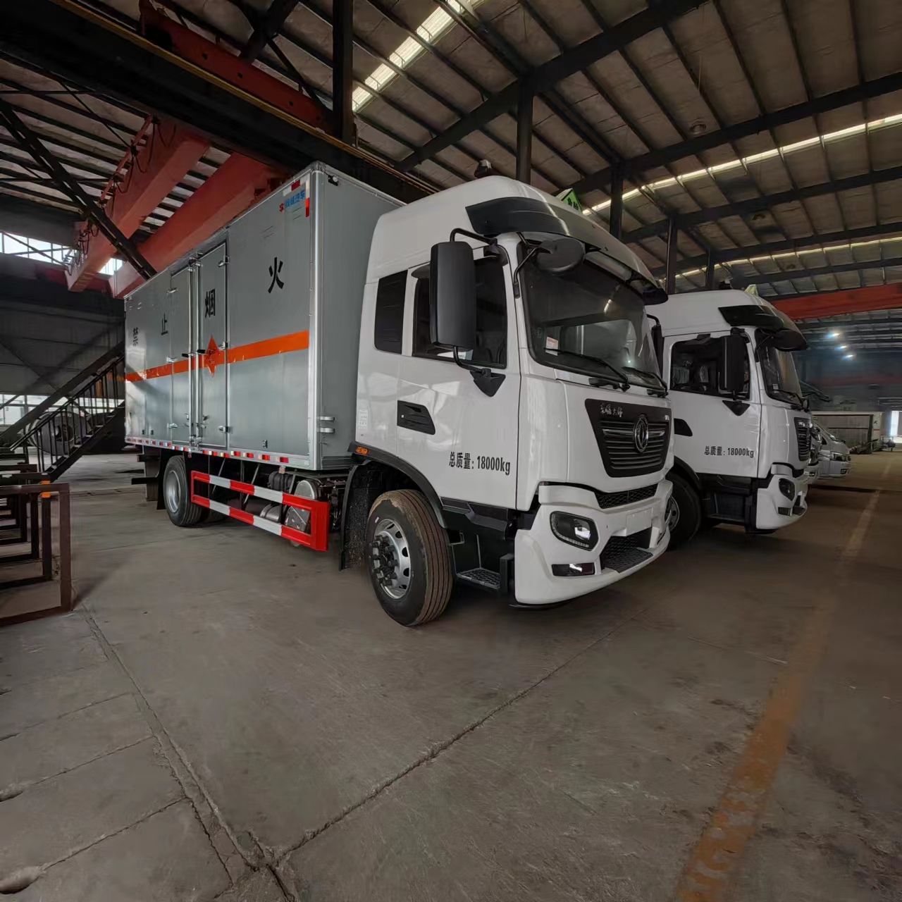 東風天錦國六易燃氣體廂式車