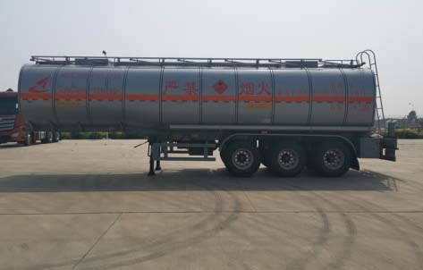 半掛帶保溫不銹鋼易燃液體罐式運輸車