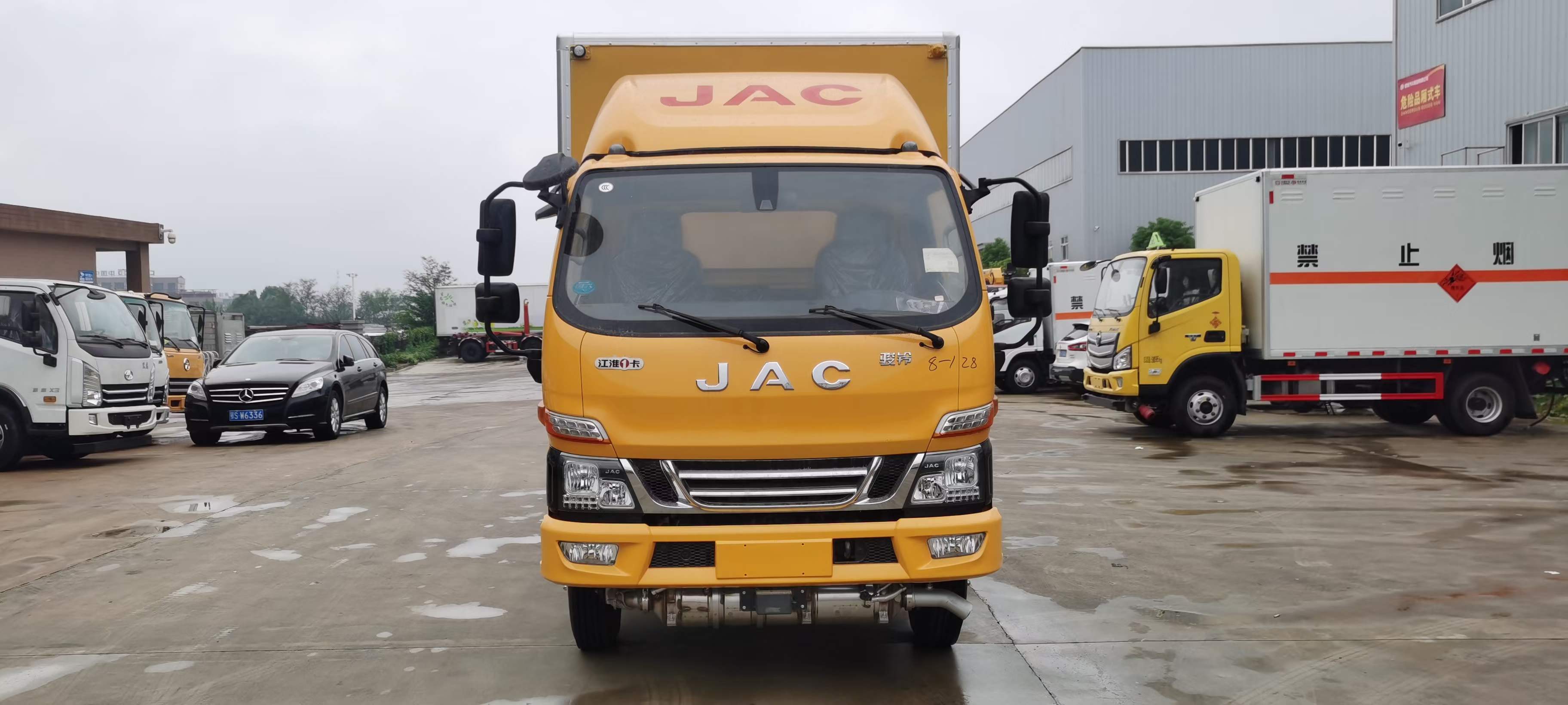 江淮康明斯150馬力藍牌危爆車