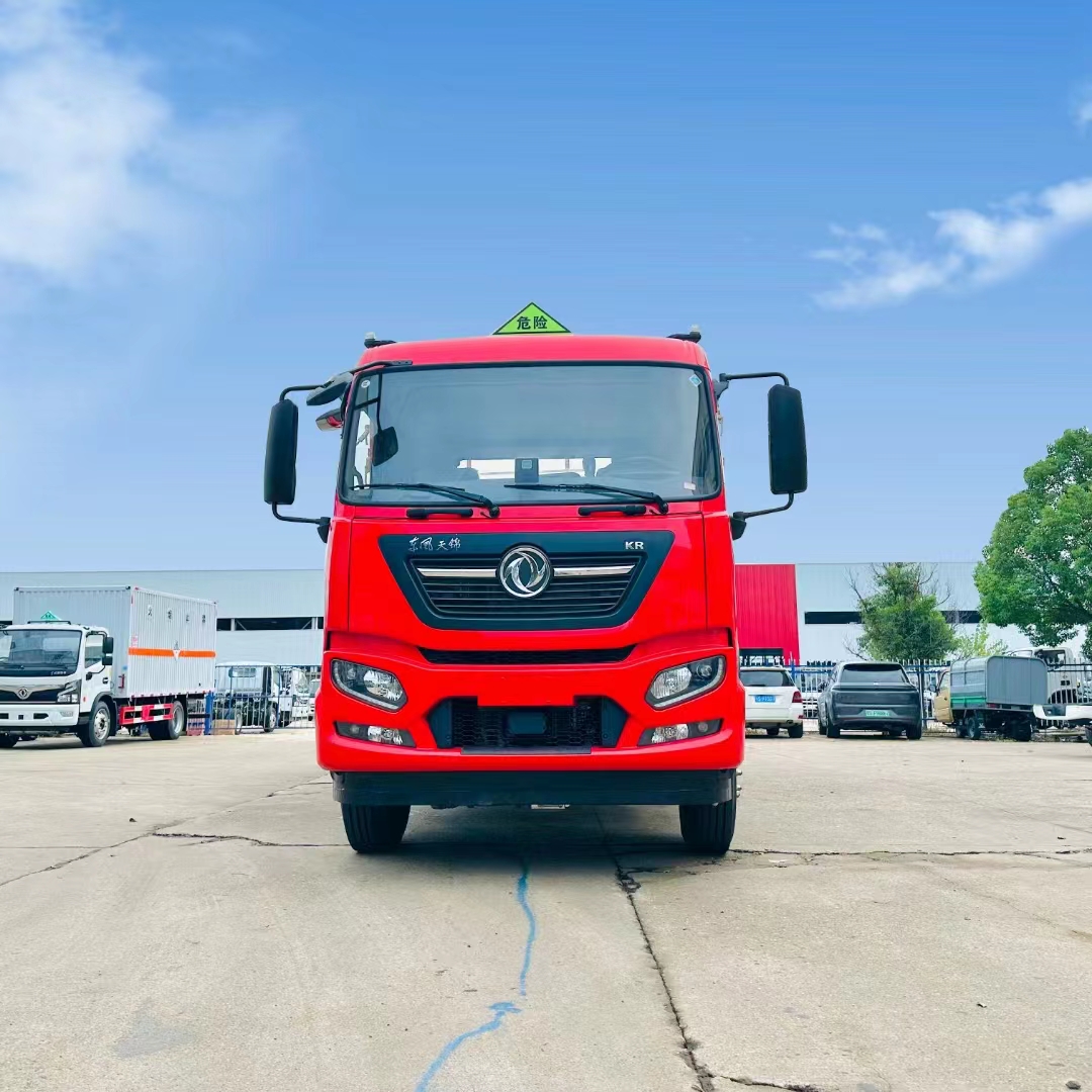 東風天錦10噸三層氣瓶車