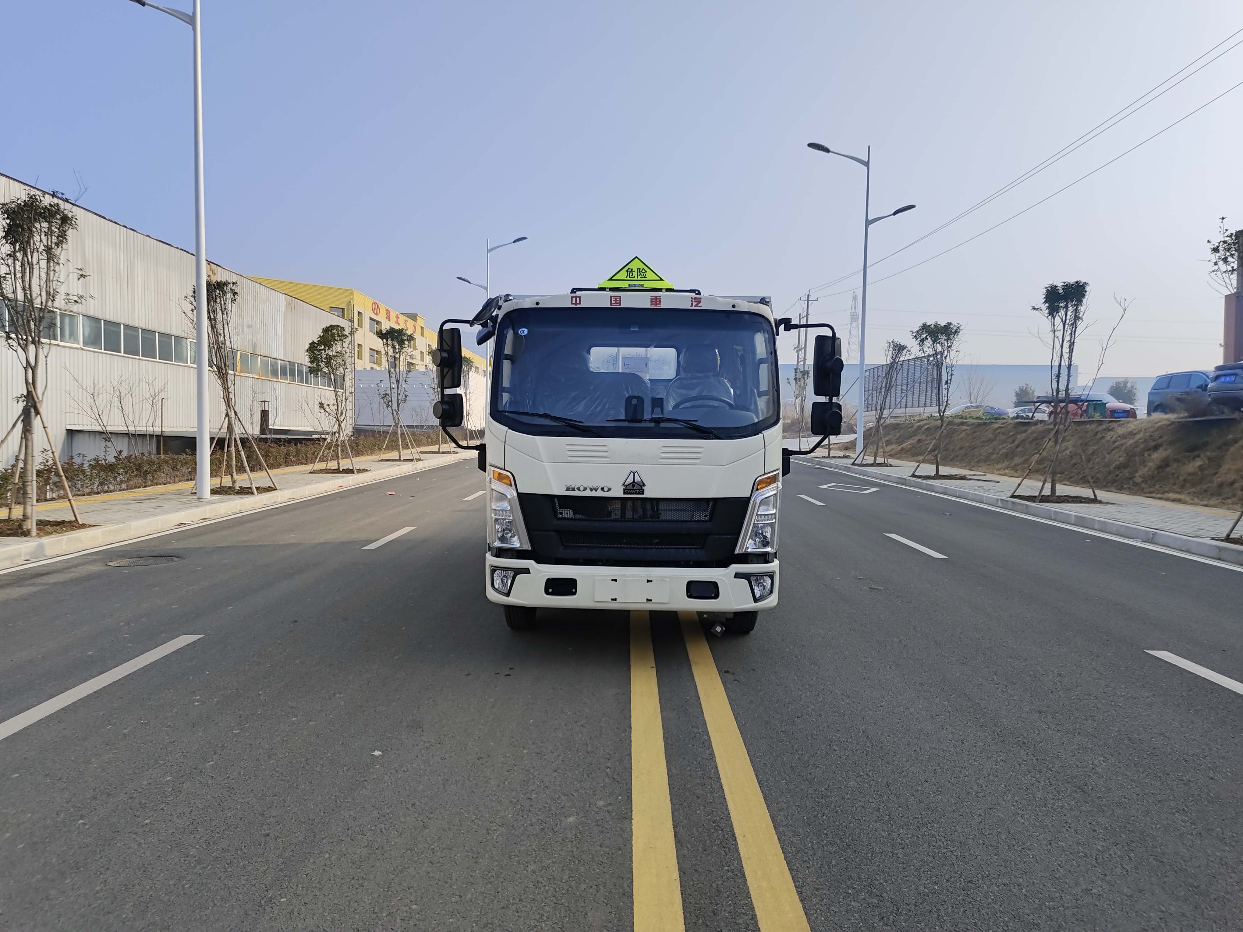 重汽豪沃國六藍牌氣瓶車