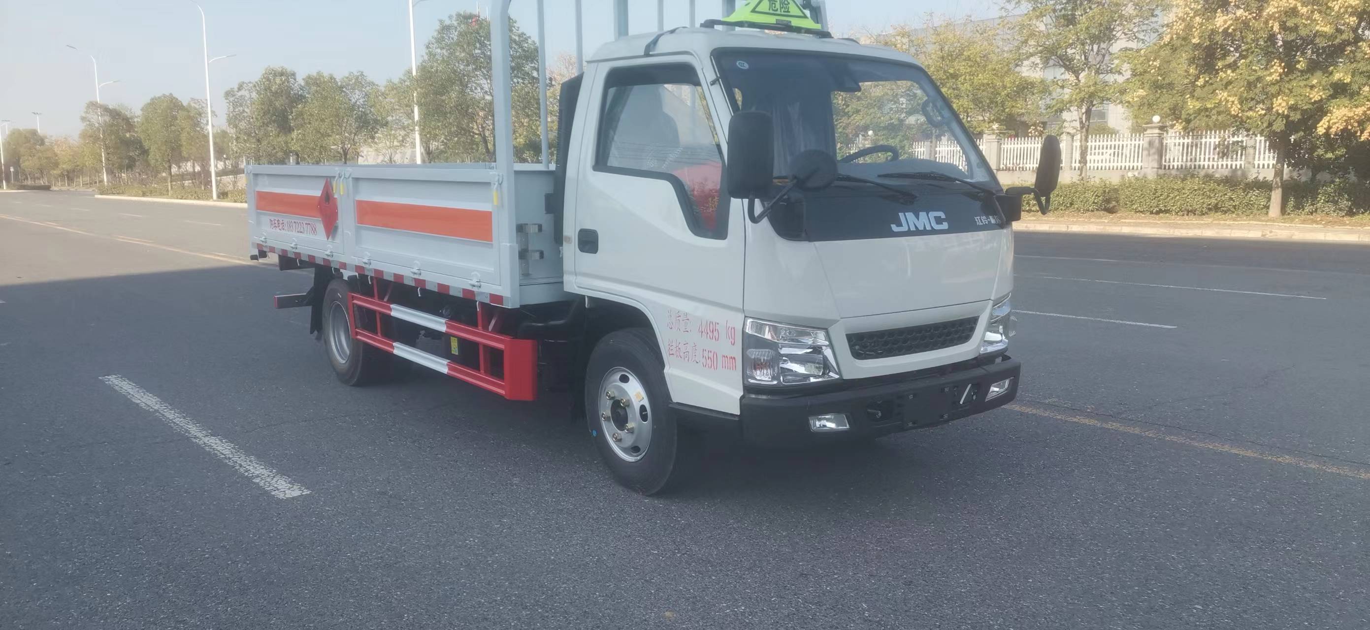 江鈴國六1.8噸藍牌氣瓶車