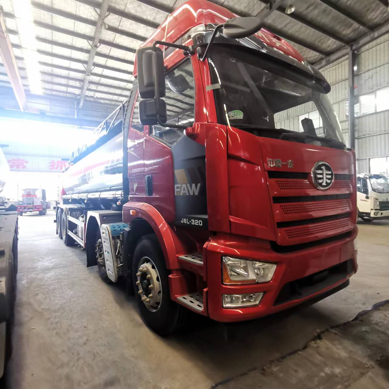 解放J6L國六前四后八20噸雜項罐式車