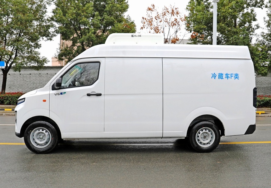 4.4立方米吉利純電的面包冷藏車