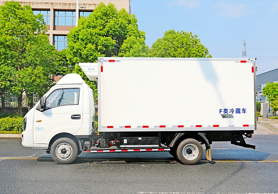 3.8米吉利 鋒銳V5E純電動冷藏車