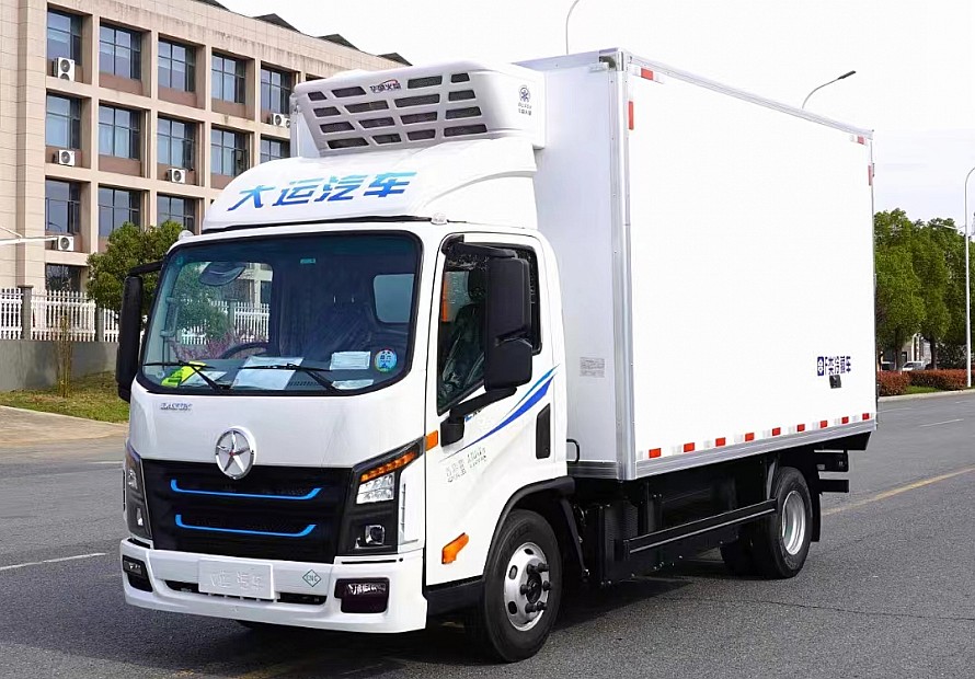 4.2米大運氣電增程混合動力冷藏車