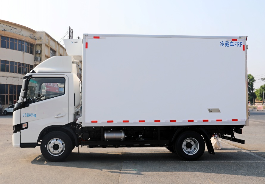 4.2米吉利續航1000公里電動冷藏車