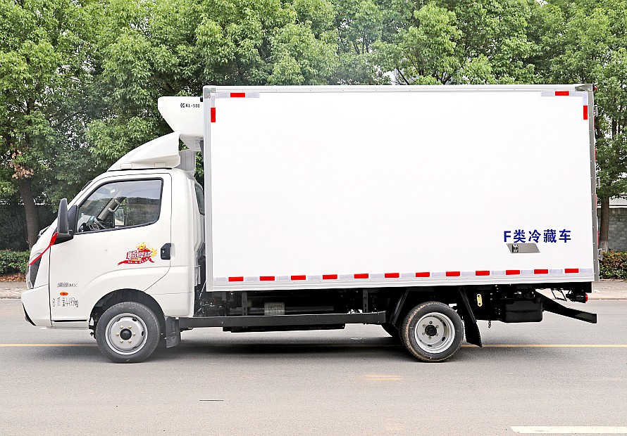 3.8米飛碟締途EF3純電動冷藏車