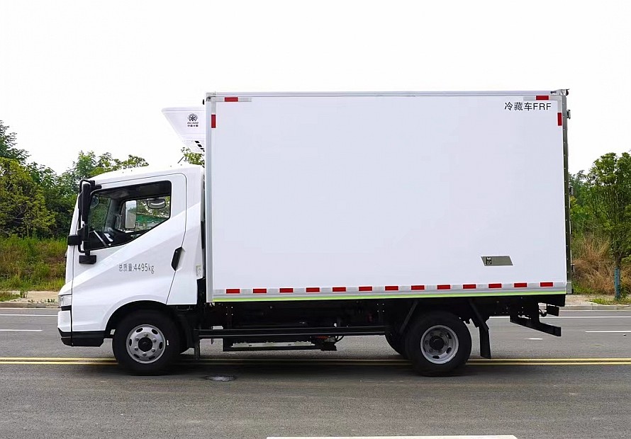 4.2米比亞迪純電動冷藏車